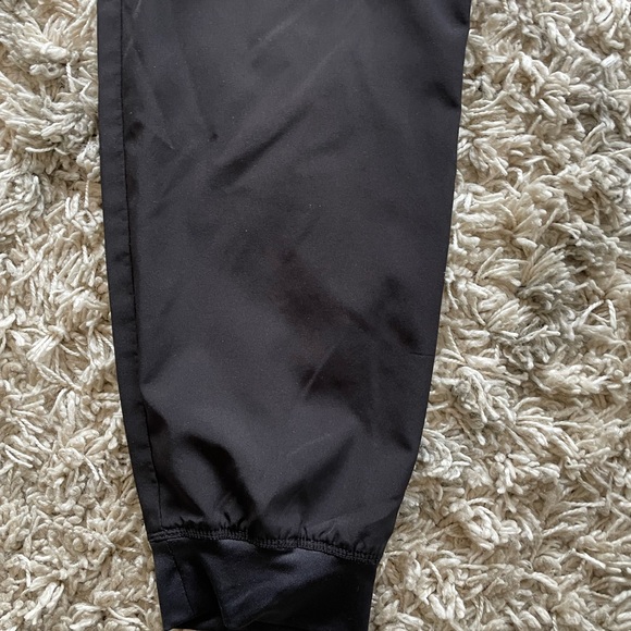 Black scrubs Size large Black womens Jogger scrub pants.
Maevn brand
40 for all - Picture 2 of 4